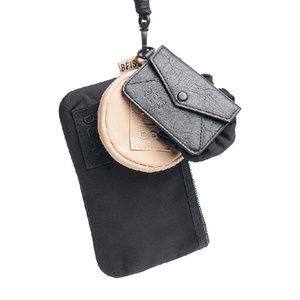 BEIS Wristlet Set